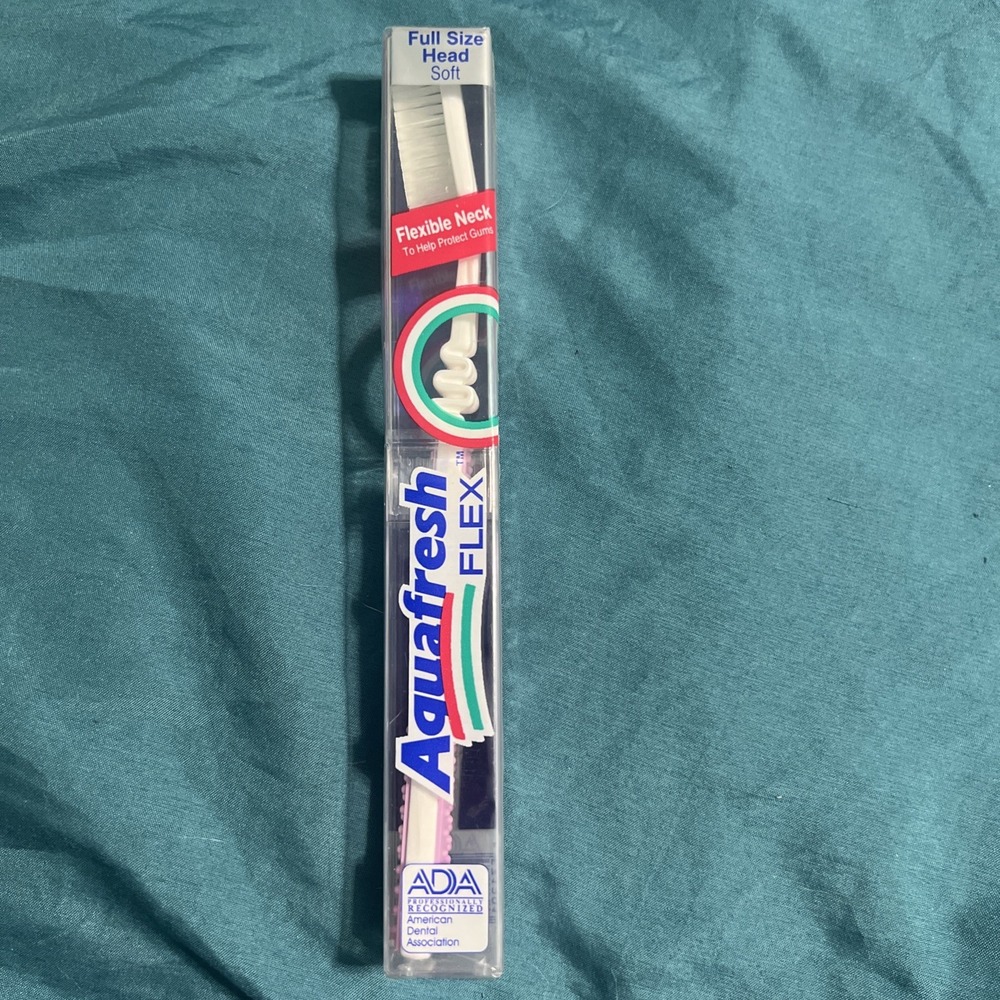 Aquafresh FLEX Toothbrush Full Size SOFT In Clear Hard‎ Plastic Case NOS Vintage